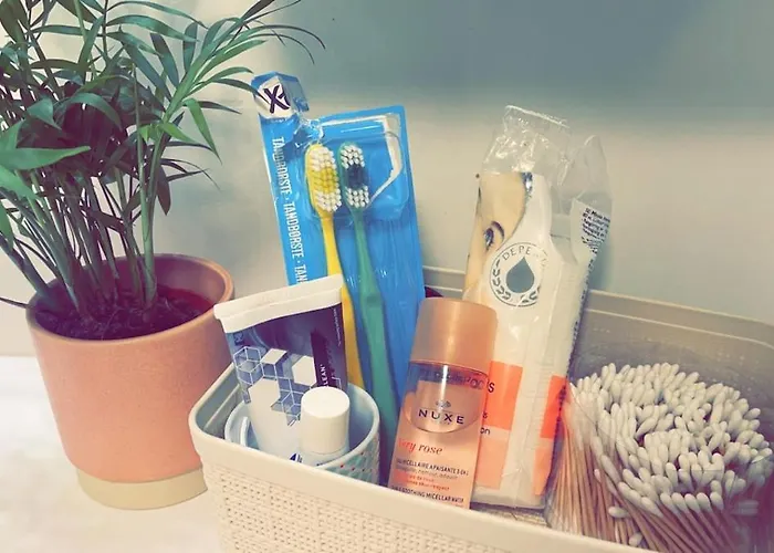 Charming House With Parking *