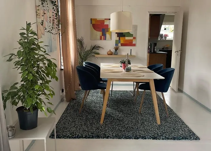 Charming House With Parking *