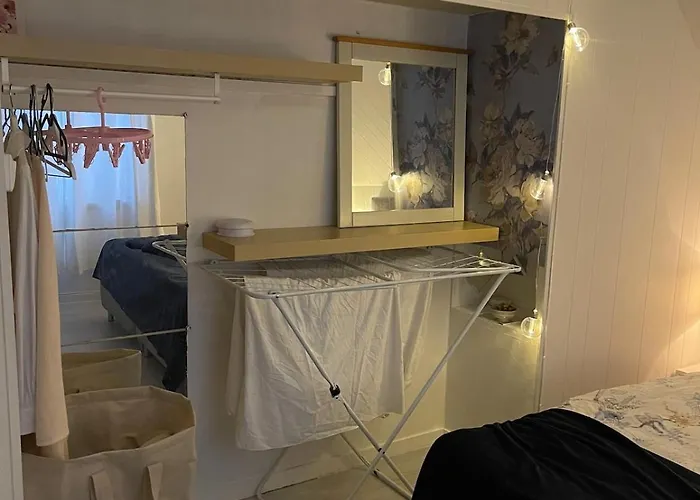 Charming House With Parking Lägenhet *